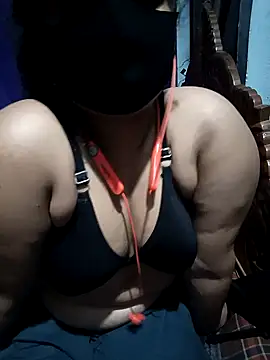 Snapshot of Priyanka-Khan chatting on 04/19/26, 06:32 Priyanka-Khan online show from 04/19/26, 06:32