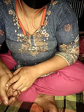 Snapshot of Priyanka-Khan chatting on 06/13/26, 09:24 Priyanka-Khan online show from 06/13/26, 09:24