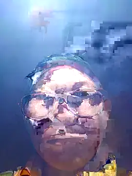 Snapshot of nui-show chatting on 10/25/25, 10:04 nui-show online show from 10/25/25, 10:04