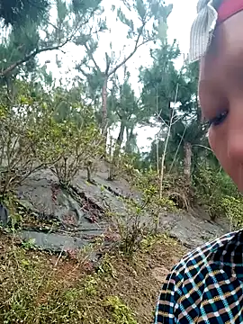 Snapshot of nui-show chatting on 10/27/25, 04:38 nui-show online show from 10/27/25, 04:38