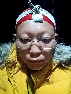 Snapshot of nui-show chatting on 10/30/25, 08:42 nui-show online show from 10/30/25, 08:42