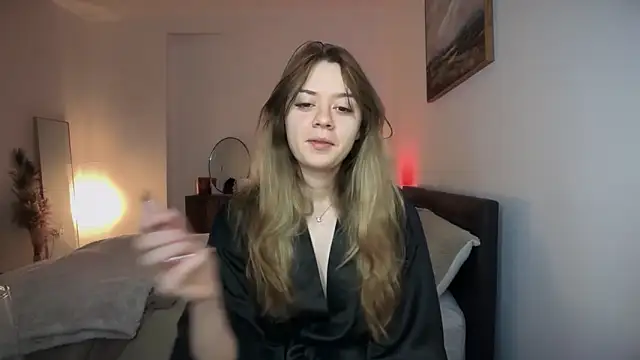 YasmineLace online show from 02/15/26, 06:59