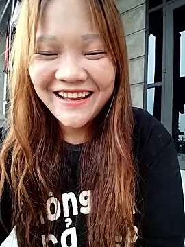 mai-cute online show from 10/31/25, 12:33