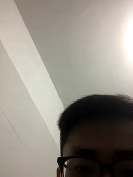 Snapshot of liamhn2k4 chatting on 10/16/25, 01:34 liamhn2k4 online show from 10/16/25, 01:34