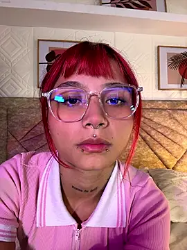 Snapshot of Emma_duff chatting on 07/08/26, 11:58 Emma duff online show from 07/08/26, 11:58