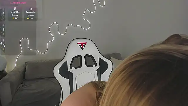 Snapshot of bella_xx__ chatting on 03/13/26, 04:41 bella xx online show from 03/13/26, 04:41