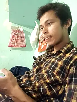 maxmishra18 online show from 10/25/25, 04:09