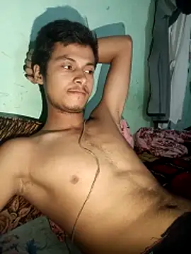 maxmishra18 online show from 10/28/25, 09:57