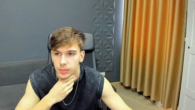 Snapshot of BradyFlint chatting on 04/04/26, 10:13 BradyFlint online show from 04/04/26, 10:13