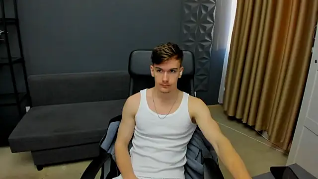 Snapshot of BradyFlint chatting on 04/16/26, 04:24 BradyFlint online show from 04/16/26, 04:24