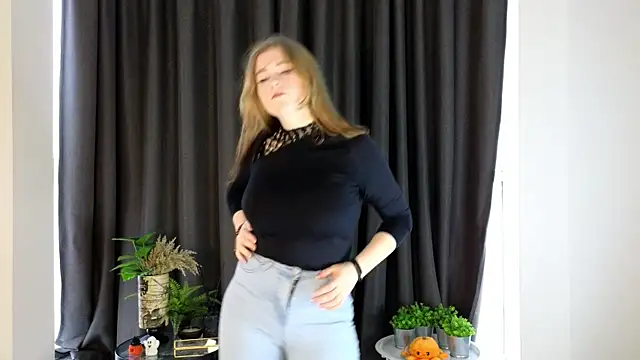 Snapshot of NightSaffron chatting on 12/01/25, 07:46 NightSaffron online show from 12/01/25, 07:46