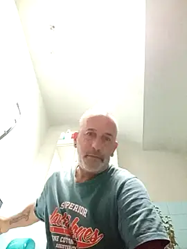 Ptitcouic online show from 10/19/25, 08:26