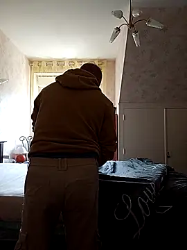 Ptitcouic online show from 10/21/25, 08:48