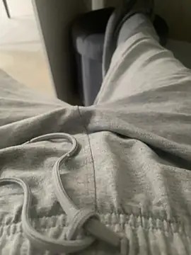 NayaValen online show from 11/21/25, 11:09