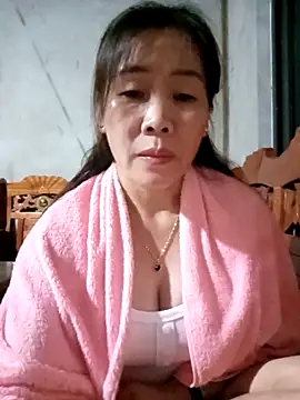 tabby-cat11 online show from 12/04/25, 02:04