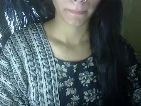 Snapshot of Shezi_N chatting on 10/25/25, 05:51 Shezi N online show from 10/25/25, 05:51
