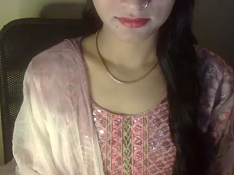 Snapshot of Shezi_N chatting on 12/19/25, 03:19 Shezi N online show from 12/19/25, 03:19