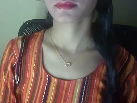 Snapshot of Shezi_N chatting on 01/15/26, 02:10 Shezi N online show from 01/15/26, 02:10