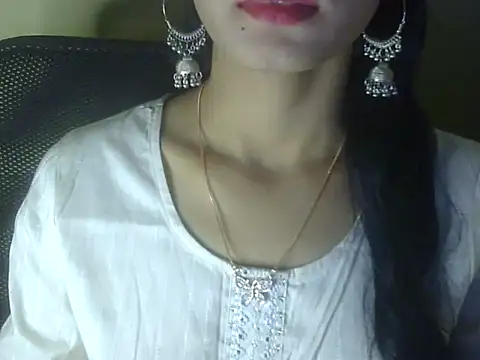 Snapshot of Shezi_N chatting on 02/05/26, 01:49 Shezi N online show from 02/05/26, 01:49