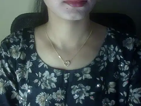 Snapshot of Shezi_N chatting on 03/06/26, 01:40 Shezi N online show from 03/06/26, 01:40