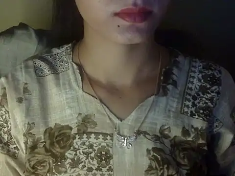 Snapshot of Shezi_N chatting on 03/15/26, 02:01 Shezi N online show from 03/15/26, 02:01