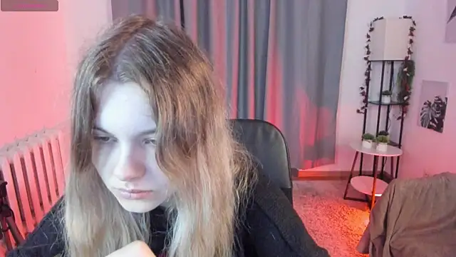 Snapshot of DreamSinder chatting on 10/26/25, 05:02 DreamSinder online show from 10/26/25, 05:02