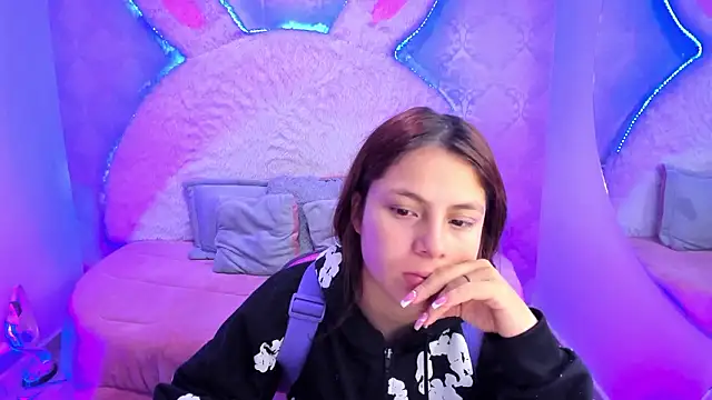 Snapshot of valentina_clk chatting on 03/01/26, 01:13 valentina clk online show from 03/01/26, 01:13