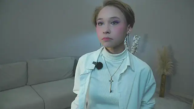 SabraDonkle online show from 10/18/25, 11:33