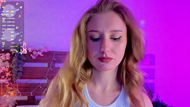 Snapshot of PriscillaPowell chatting on 11/18/25, 08:24 PriscillaPowell online show from 11/18/25, 08:24