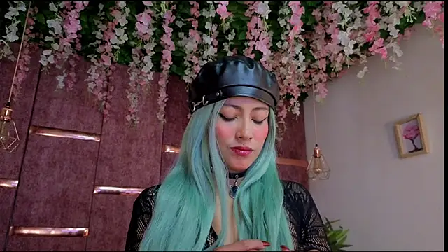 Snapshot of Rynka_ chatting on 02/16/26, 04:19 Rynka online show from 02/16/26, 04:19