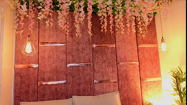 Snapshot of Rynka_ chatting on 02/19/26, 03:57 Rynka online show from 02/19/26, 03:57