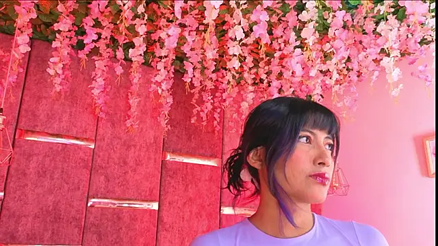 Snapshot of Rynka_ chatting on 02/21/26, 04:02 Rynka online show from 02/21/26, 04:02