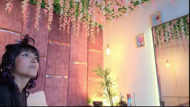 Snapshot of Rynka_ chatting on 03/06/26, 04:09 Rynka online show from 03/06/26, 04:09