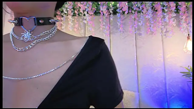 Snapshot of Rynka_ chatting on 04/05/26, 03:58 Rynka online show from 04/05/26, 03:58