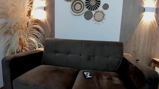 Snapshot of hoot_booys_ chatting on 11/27/25, 07:49 hoot booys online show from 11/27/25, 07:49