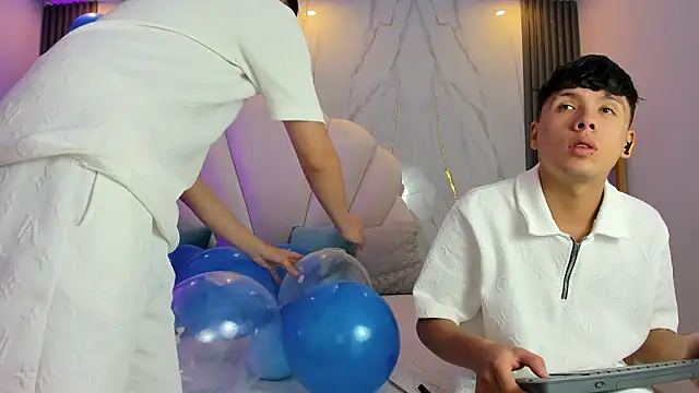 hoot booys  online show from 02/19/26, 09:00