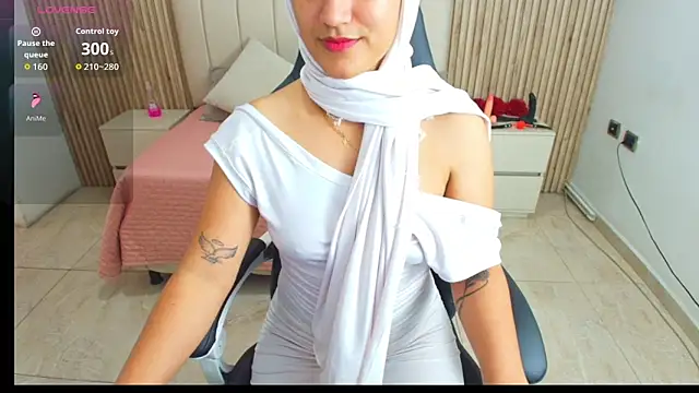 Snapshot of Aziz_daud chatting on 12/18/25, 07:09 Aziz daud online show from 12/18/25, 07:09