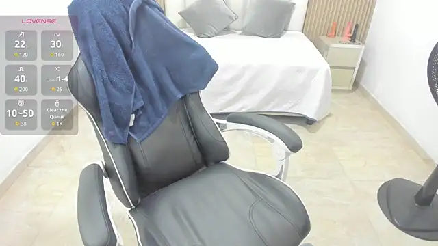 Snapshot of Aziz_daud chatting on 03/16/26, 07:07 Aziz daud online show from 03/16/26, 07:07