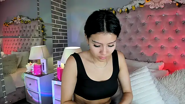 Snapshot of TanyaBello chatting on 07/15/26, 04:07 TanyaBello online show from 07/15/26, 04:07
