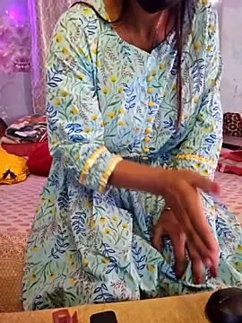 Snapshot of Desi_Maya69 chatting on 03/03/26, 06:52 Desi Maya69 online show from 03/03/26, 06:52