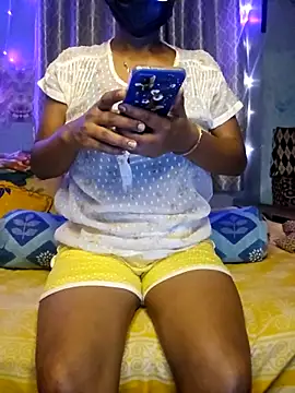 Snapshot of Desi_Maya69 chatting on 03/12/26, 04:24 Desi Maya69 online show from 03/12/26, 04:24