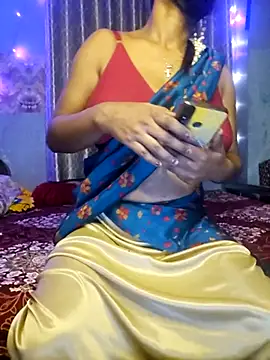 Snapshot of Desi_Maya69 chatting on 03/28/26, 03:11 Desi Maya69 online show from 03/28/26, 03:11