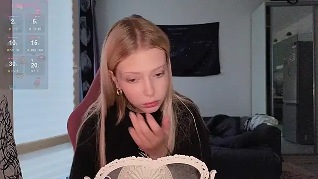 eliza saddcat online show from 10/31/25, 12:39