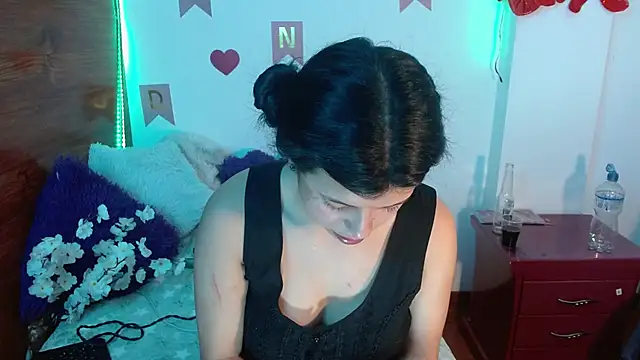 Snapshot of petite_coral chatting on 12/01/25, 04:34 petite coral online show from 12/01/25, 04:34