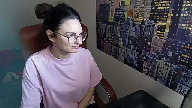 Snapshot of kinkysarahx chatting on 03/20/26, 02:44 kinkysarahx online show from 03/20/26, 02:44