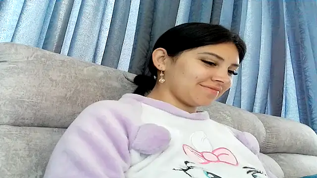 RollinGirl  online show from 10/29/25, 02:52