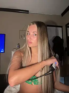 Snapshot of LaceyMilliexoxo chatting on 11/27/25, 09:55 LaceyMilliexoxo online show from 11/27/25, 09:55