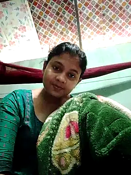 Snapshot of sexylive1100 chatting on 10/18/25, 04:37 sexylive1100 online show from 10/18/25, 04:37