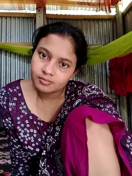 Snapshot of sexylive1100 chatting on 11/12/25, 04:24 sexylive1100 online show from 11/12/25, 04:24