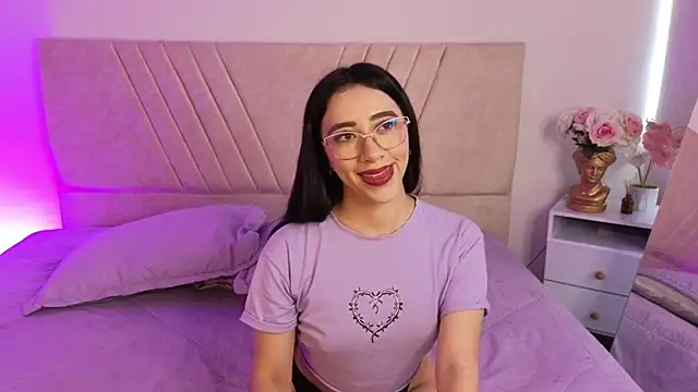 Snapshot of GabbieHill chatting on 10/28/25, 08:11 GabbieHill online show from 10/28/25, 08:11